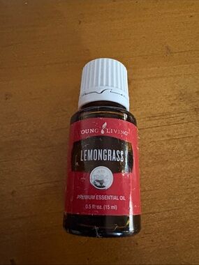 Young Living Lemongrass Essential Oil - Red and White Label